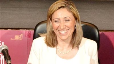 الليلة.. وزيرة الثقافة في ضيافة السويس لإفتتاح معرض الكتاب