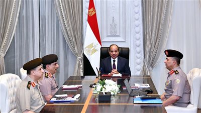 مشروعات صناعة الحديد والصلب.. تفاصيل إجتماع الرئيس السيسي مع رئيس هيئة الشئون المالية للقوات المسلحة