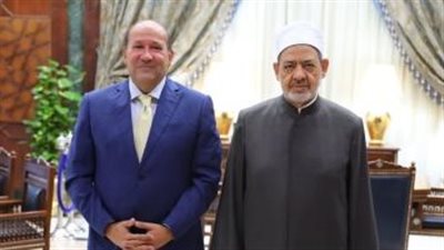 الإمام الأكبر: الأزهر حريص على تشجيع العاملين والطلاب للمشاركة فى المسابقات