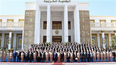 الأكاديمية العسكرية المصرية تحتفل بتخرج دورات جديدة من العاملين بوزارة النقل
