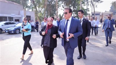 وزير الصحة يُشيد بجلسات التوعية النهارية وجودة العمل الصحي وانتظام الفرق الطبية 