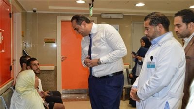رئيس هيئة الرعاية الصحية يتفقد مجمع الإسماعيلية الطبي لمتابعة سير العمل 