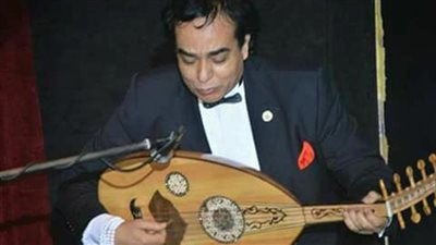 متداول.. ملحن يقرأ القرآن على أنغام العود