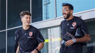 نحن حقا ملفتين.. كهربا يثير الجدل بصورة رفقة إمام عاشور