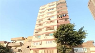 إخلاء فوري.. ميل عقار مهدد بالإنهيار بطره