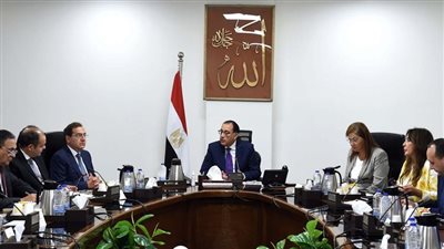رئيس الوزراء يتابع موقف الإفراج عن السلع والبضائع من الموانئ