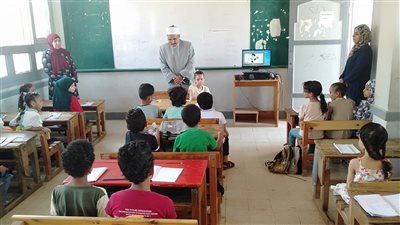 رئيس الأزهر بالسويس يتابع المشروع الصيفي لمهارات اللغة الإنجليزية