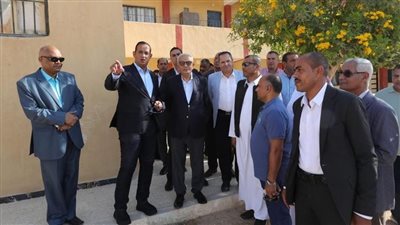 وزير التربية والتعليم يتفقد الفصول سابقة التجهيز بمدرسة الضبعة الإعدادية بنات بمحافظة مطروح 