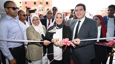 نيفين القباج تفتتح أحدث فروع بنك ناصر الاجتماعي في مدينة أسوان الجديدة
