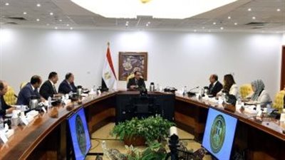 رئيس الوزراء يتابع جهود تطوير شركة 