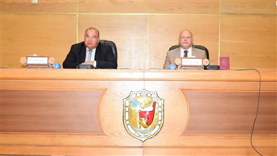 بحضور ٥٠٠ طالب وطالبة.. جامعة سوهاج تناقش 