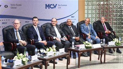 وزير التجارة والصناعة ونظيره السويدي يشهدان توقيع اتفاقية تصنيع مشترك