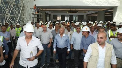 وزير النقل في جولة تفقدية بمحطة قطارات صعيد مصر لمتابعة جاهزية المحطة للافتتاح الرئاسي 