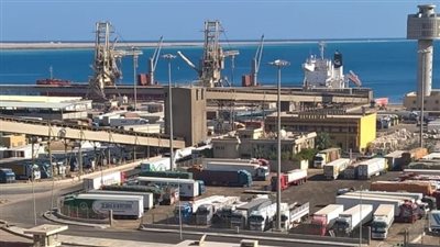 تداول 10 آلاف و544 شاحنة بضائع بموانئ البحر الأحمر