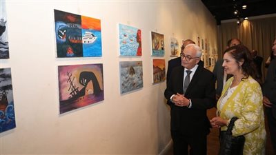 وزير التربية والتعليم  يفتتح المعرض الفنى لرسومات طلاب المدارس حول الهجرة غير الشرعية