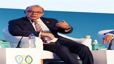 رئيس الرقابة المالية يشارك في الجلسة الرئيسية للمنتدى الأول للاستثمار البيئي والمناخي 