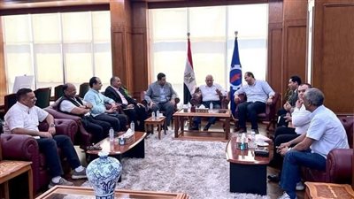 محافظ السويس يستقبل رئيس هيئة الرعاية الصحي