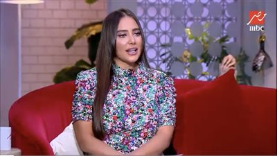 بثينة توكل: فرصة للاسترخاء أم مسؤولية.. انقسام بين الأمهات بشأن عودة الدراسة