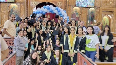 خدمة إعدادى بكنيسة العذراء مريم بالسويس تحتفل بتخريج المرحله الإعدادية