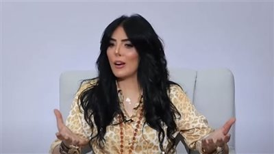 تنمروا عليا عشان مناخيري.. حورية فرغلي تبحث عن عمل