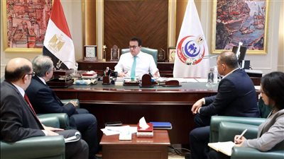 وزير الصحة يلتقي الرئيس التنفيذي لشركة «ميديكاست» الأسترالية لبحث الفرص الاستثمارية في مجال الأشعة