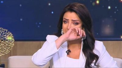 بكاء رضوى الشربيني.. سيدة للإعلامية: 