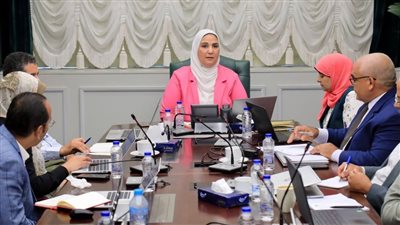 وزيرة التضامن تترأس اجتماعًا موسعاً لفريق الحماية الاجتماعية لسرعة تنفيذ زيادات 