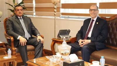 وزير التنمية المحلية يستقبل رئيس هيئة النيابة الإدارية لبحث مجالات التعاون المشترك بين الجانبين
