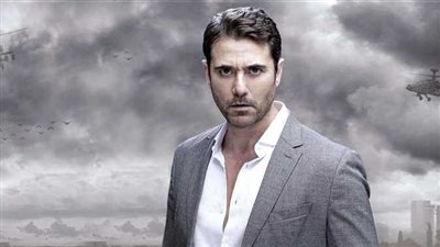 دويتو مختلف.. أحمد عز ورونالدو في إعلان واحد