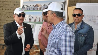 عبد الوهاب : الإنتهاء من شق وتمهيد وتشغيل ٧٩ كيلو متر طولى من طرق والمدقات