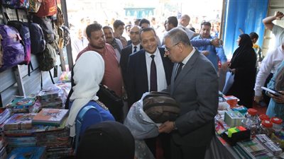 محافظ سوهاج يفتتح معرض أهلا مدارس لتوفير المسلتزمات المدرسية بأسعار مخفضة للمواطنين