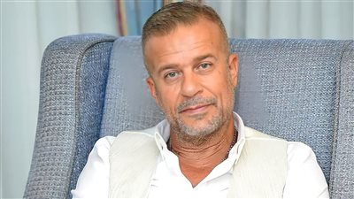 رسمياً.. شريف منير يُعلن إنفصاله عن زوجته