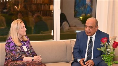 وزير قطاع الأعمال يبحث مع وزيرة الدولة للشؤون الاقتصادية السويسرية الفرص الاستثمارية المتاحة 