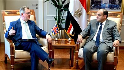 وزير التجارة والصناعة يلتقي المبعوث التجاري لرئيس الوزراء البريطاني إلى مصر