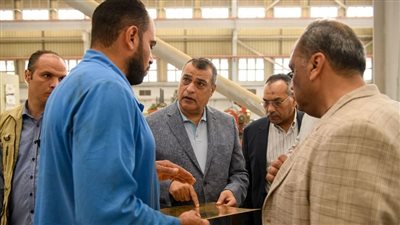 وزير الإنتاج الحربى يواصل الزيارات المفاجئة لشركات الإنتاج الحربي و يتفقد حلوان للصناعات غير الحديدية