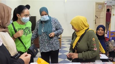 شباب أبناء السويس ينفذ ورشة عمل لتعليم إكسسوارات الريزن