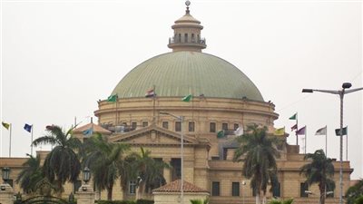 جامعة القاهرة تنتصر لطلابها.. قرار بإعادة امتحانات الميدتيرم لطلاب كلية التجارة