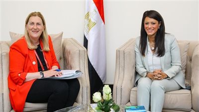  وزيرة التعاون الدولي خلال لقاء وزيرة الدولة السويسرية للشئون الاقتصادية 