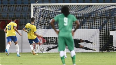 شوط أول ممتع.. الإسماعيلى يتقدم على الاتحاد السكندرى 2/ 1 في الدوري