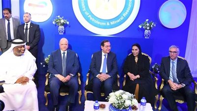 وزير البترول يتفقد اولي محطات خدمة وتموين السيارات بالوقود لشركة أدنوك الإماراتية في مصر