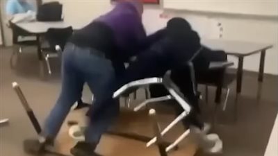 إستبعاد مدرس بالسويس من عمله وإحالتة للتحقيقات