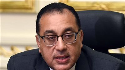 رئيس الوزراء يتابع مع محافظ مطروح موقف التعامل مع السيول