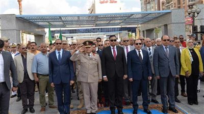محافظ الدقهلية يستقبل القيادات ويضع إكليل الزهور على النصب التذكاري للشهداء بمناسبة انتصارات أكتوبر