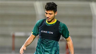 محمد شريف ينعش خزينة الأهلي بمليون و600 ألف دولار