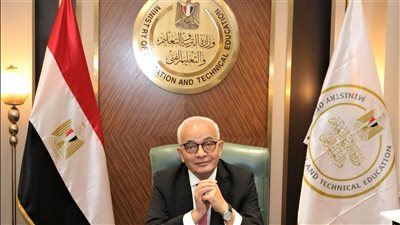 وزير التربية والتعليم يوقع قرارات تعاقد المعلمين الجدد الناجحين في 