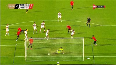 طرد عواد.. البنك الأهلي ينهي الشوط الأول متقدمًا على الزمالك بخطأ صبحي