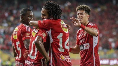 إصابة إمام عاشور.. الأهلي يضرب الإسماعيلي بثنائية في الشوط الأول