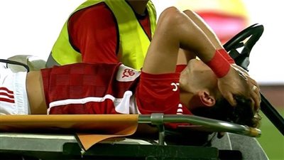 بعد نقله إلى المستشفى.. تعرف على التشخيص المبدئي لإصابة إمام عاشور