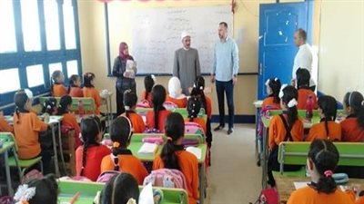 رئيس الأزهر بالسويس يتفقد سير الدراسة بمعاهد المنطقة