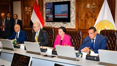 وزراء التنمية المحلية والإسكان والبيئة والرى يتابعون مع المحافظين تنفيذ تكليفات الرئيس بمراجعة موقف المعدات الخاصة بإدارة الأزمات والطوارئ